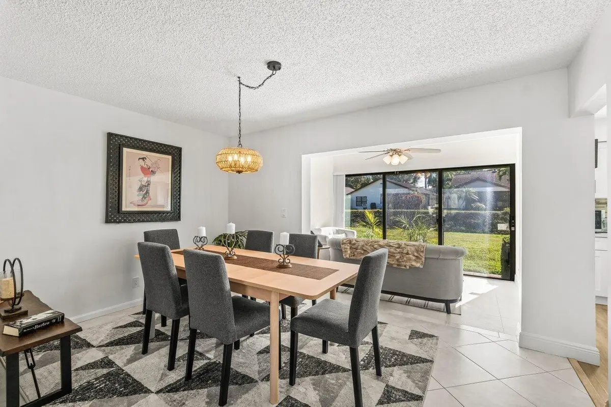 Dining at 4862 Equestrian Road, Boynton Beach
