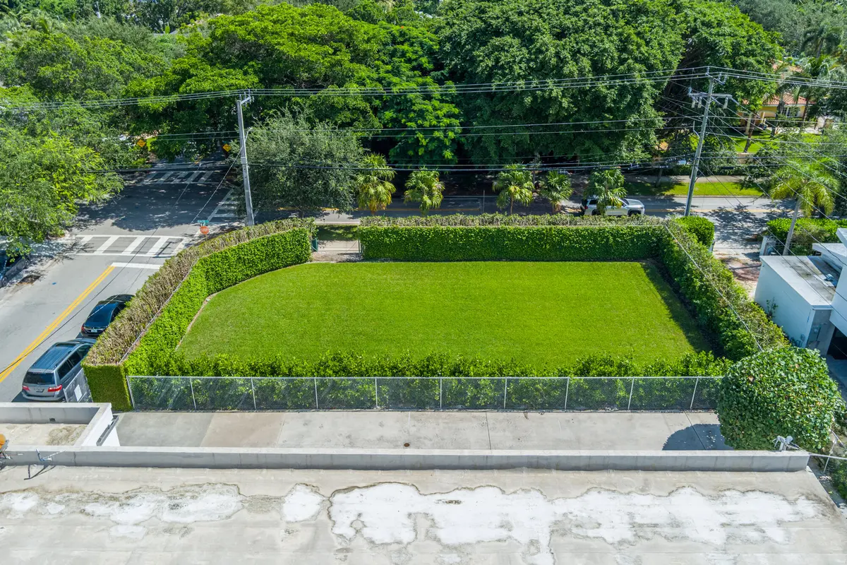 low-12 at 2005 S Olive Avenue, West Palm Beach