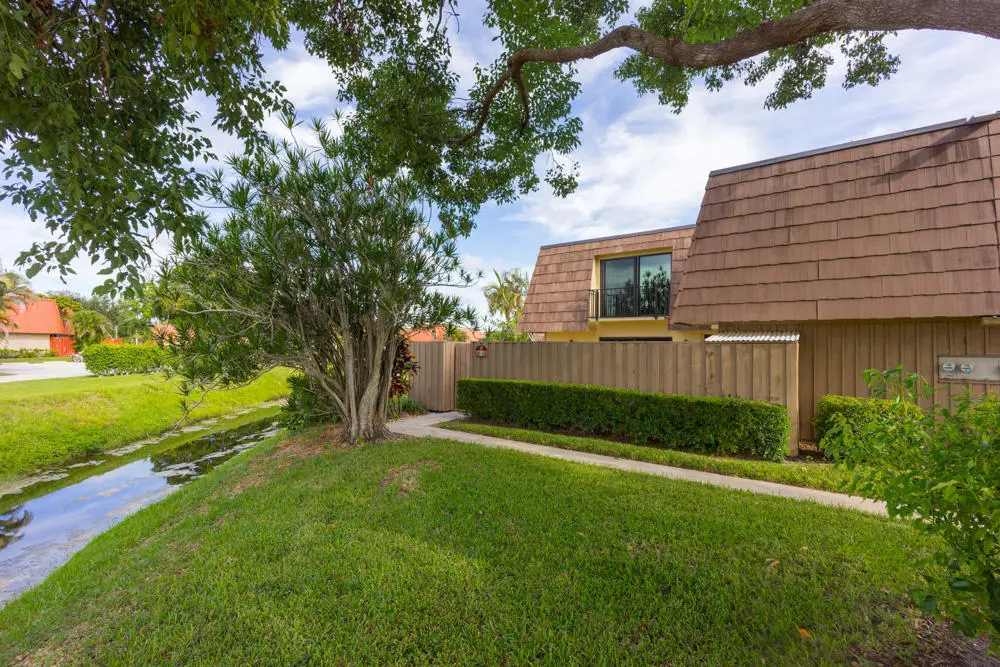 20170904013624669878000000-o at 818 8TH Court, Palm Beach Gardens