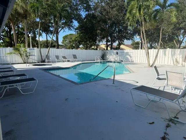 1-404 at 9770 NICKELS Boulevard 404, Boynton Beach