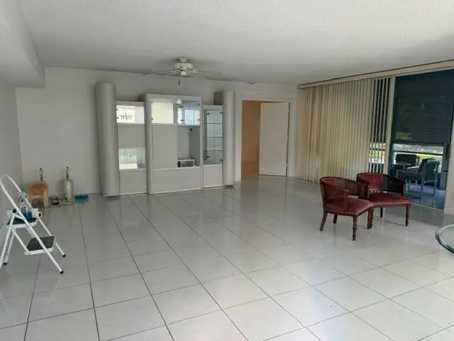 4-404 at 9770 NICKELS Boulevard 404, Boynton Beach