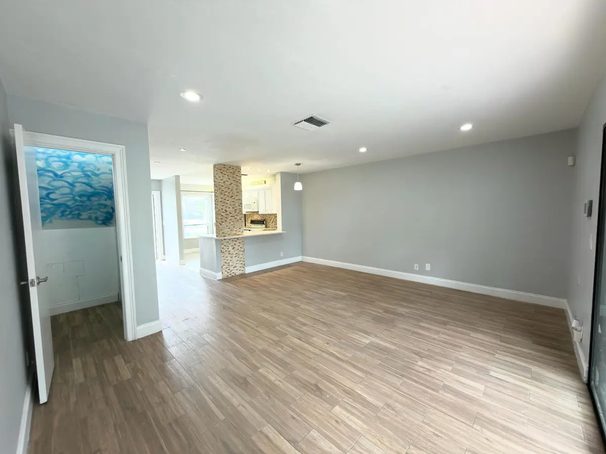 LIVING/DINING ROOM at 5508 Cannon Way C, West Palm Beach