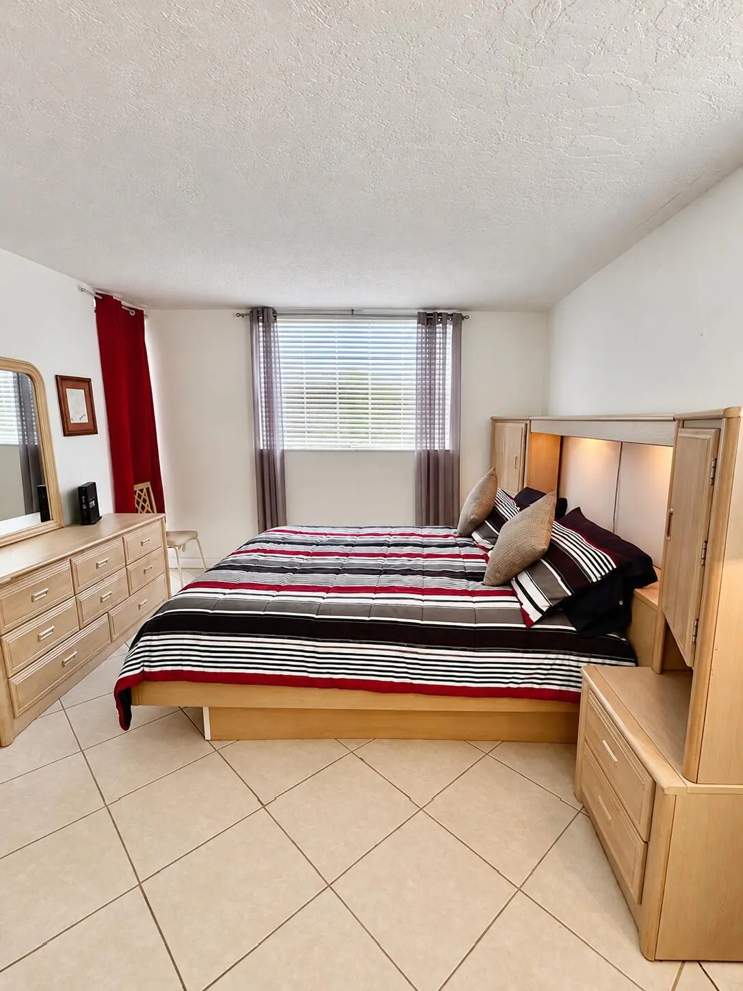 Bedroom at 2801 Somerset Drive 106, Lauderdale Lakes