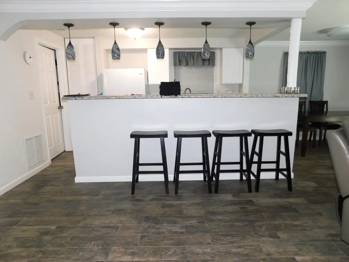 KITCHEN COUNTER at 1367 ELMBANK Way, Royal Palm Beach