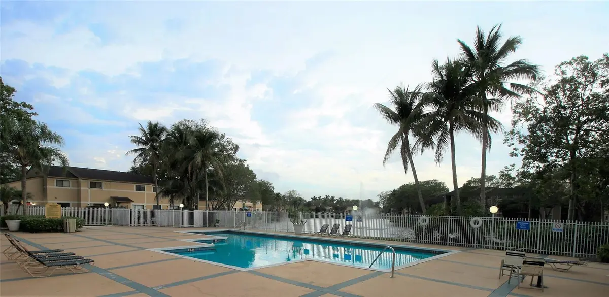 Photo 2 at 9477 Palm Circle, Pembroke Pines
