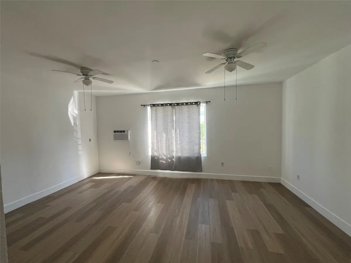 Photo 6 at 820 Euclid Avenue 103, Miami Beach