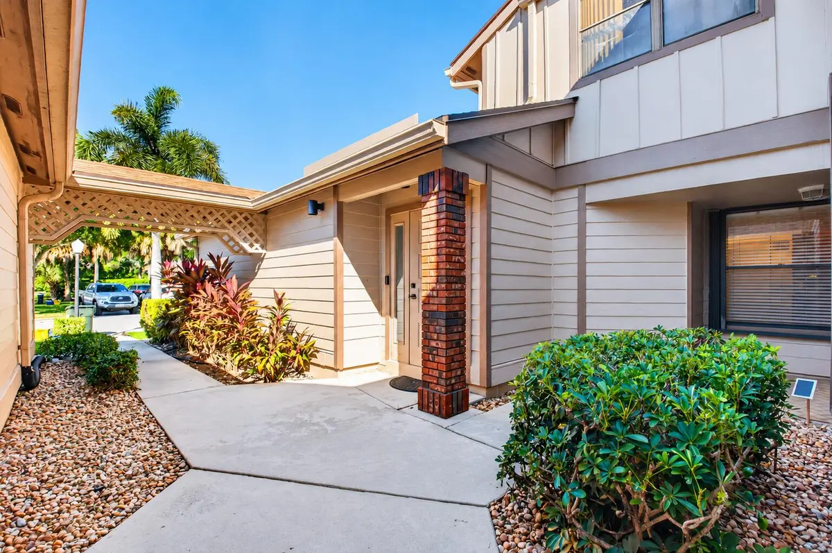 600 crosswinds Dr D1 at 600 Crosswinds Drive D1, Greenacres