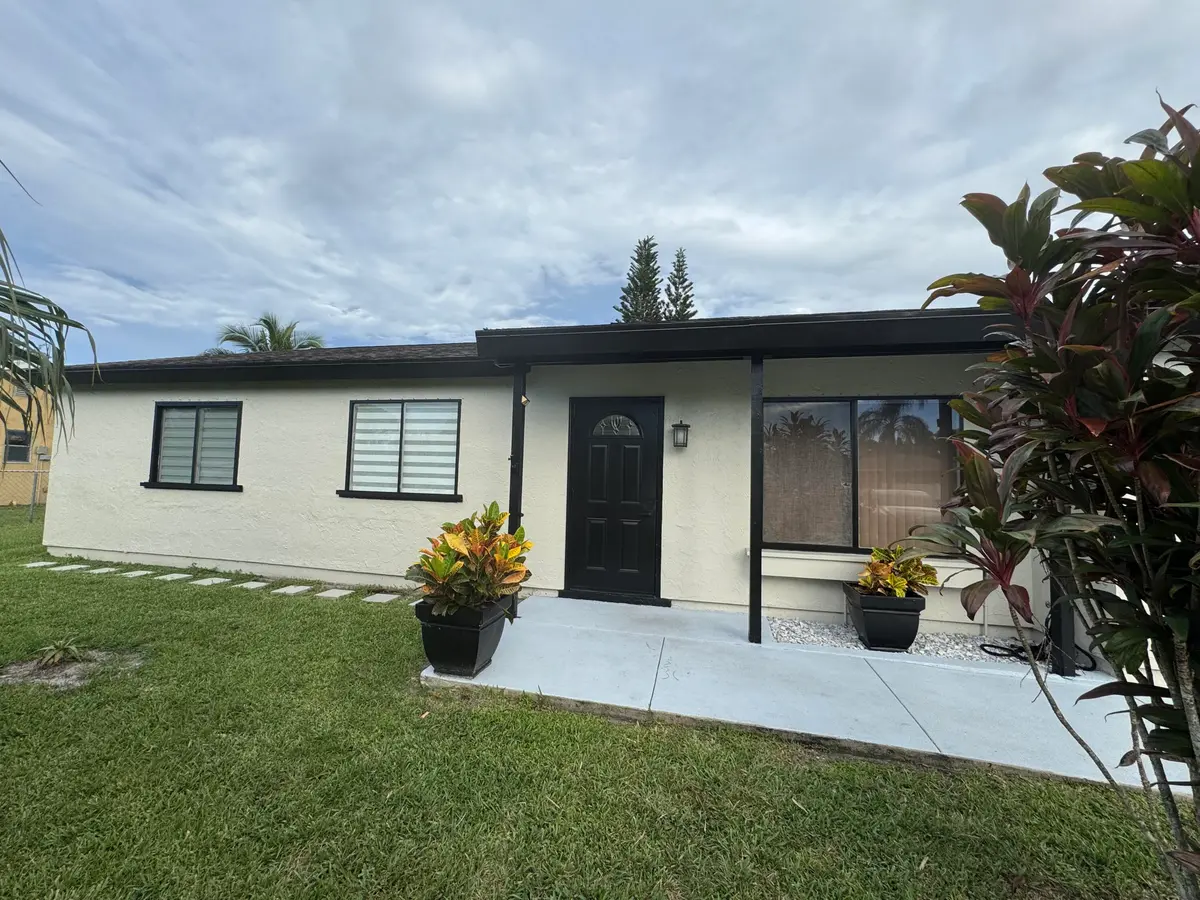 Elev at 282 SW Bridgeport Drive, Port St. Lucie