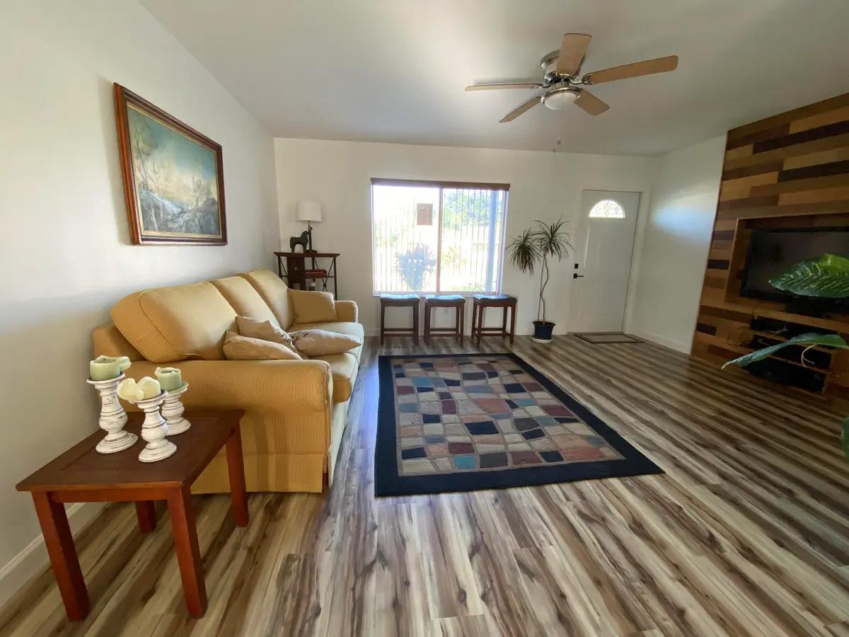 Living at 282 SW Bridgeport Drive, Port St. Lucie