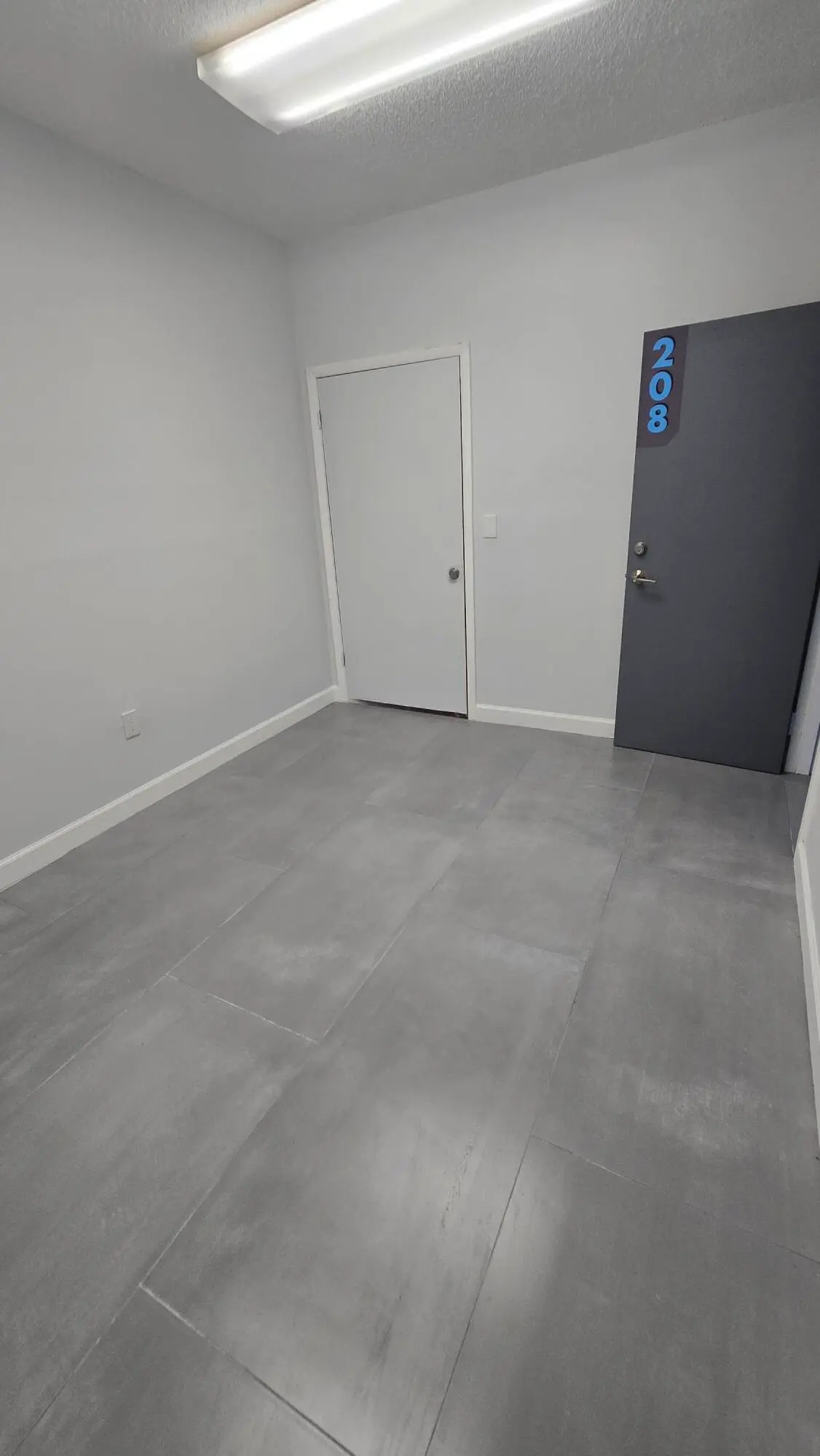 Unit 208 interior at 1918 HARRISON Street 208, Hollywood