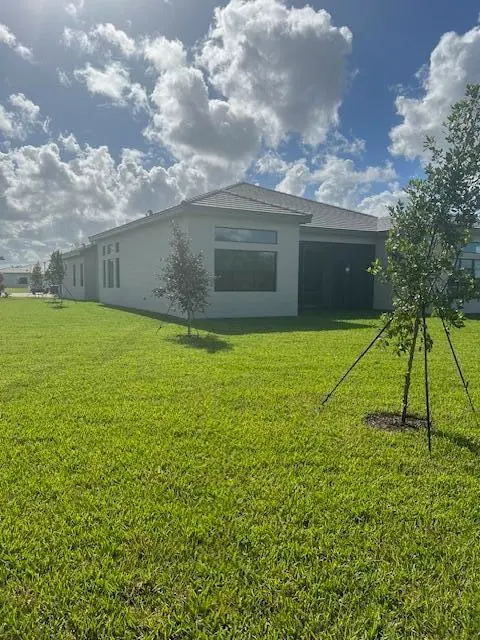 back at 11068 Gln Orch Lane, Boynton Beach