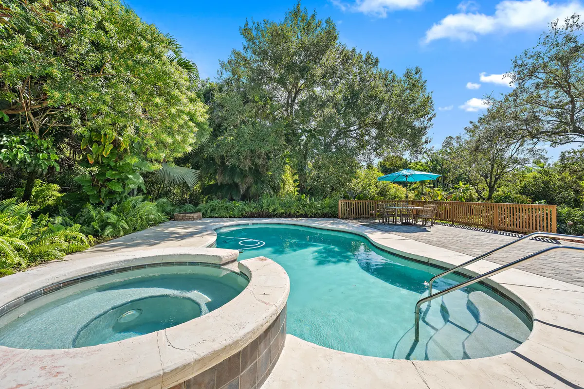 Swimming Pool at 15606 87th Trail, Palm Beach Gardens