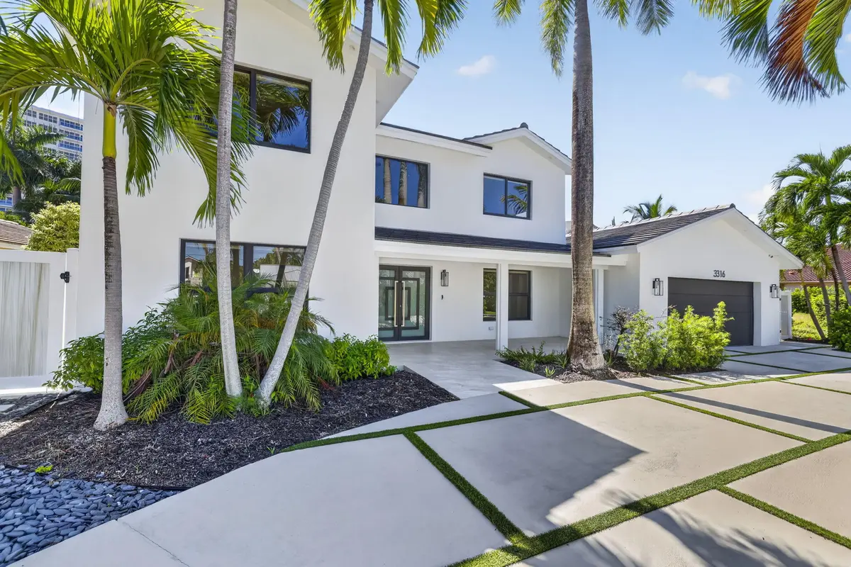 21-web-or-mls-8I8A1692 at 3316 NE 37TH Street, Fort Lauderdale