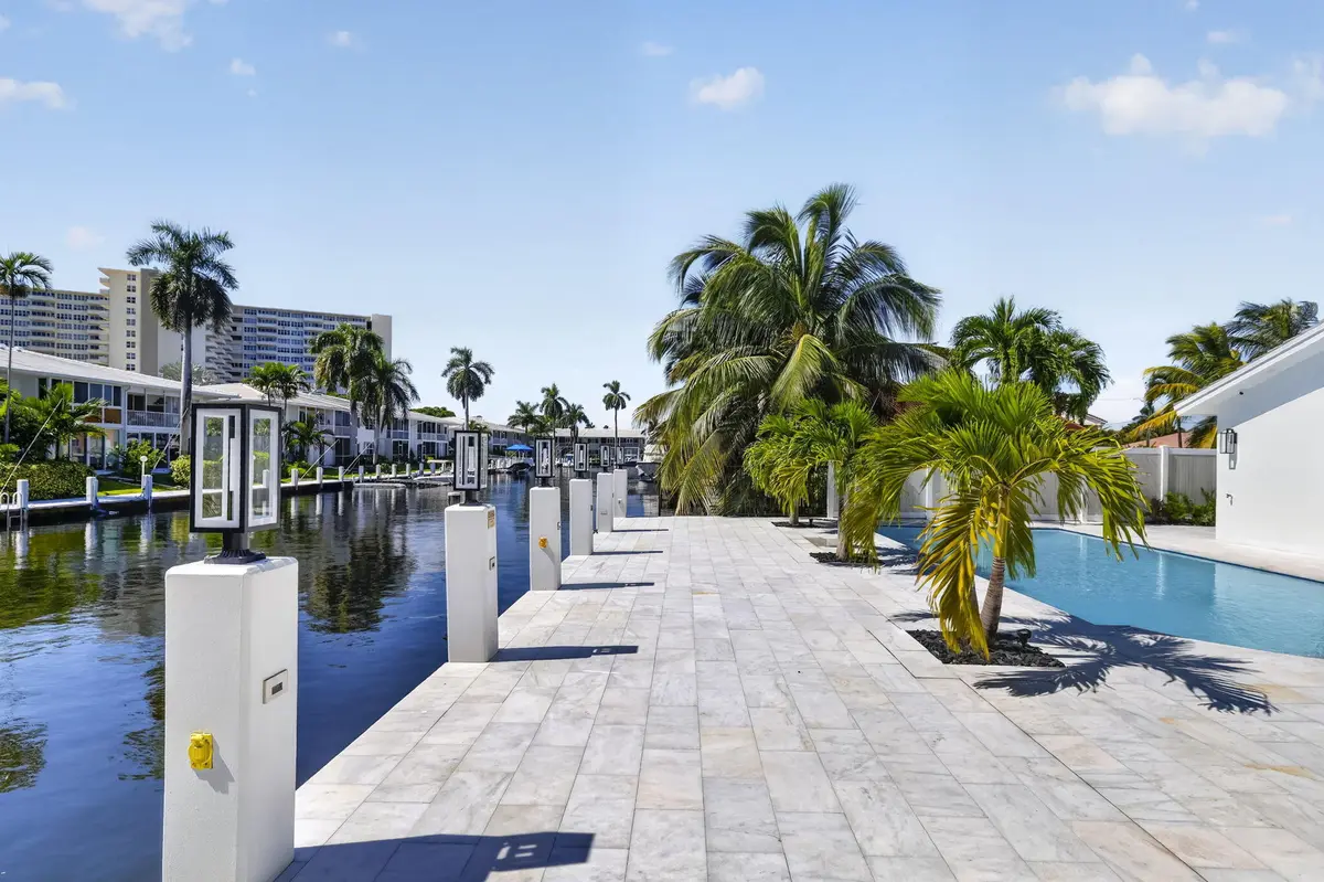 15-web-or-mls-8I8A1632 at 3316 NE 37TH Street, Fort Lauderdale
