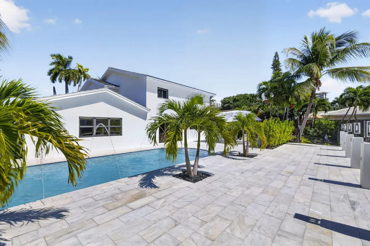 14-web-or-mls-8I8A1747 at 3316 NE 37TH Street, Fort Lauderdale