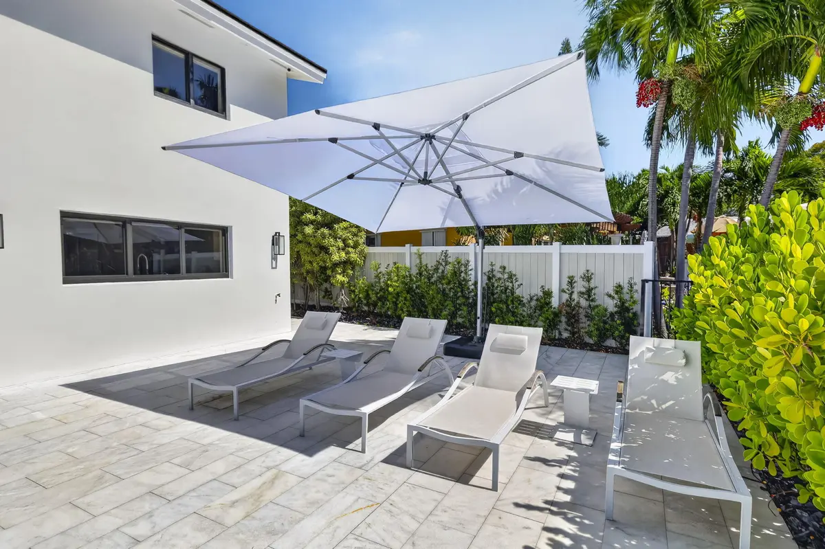 8-web-or-mls-8I8A1767 at 3316 NE 37TH Street, Fort Lauderdale