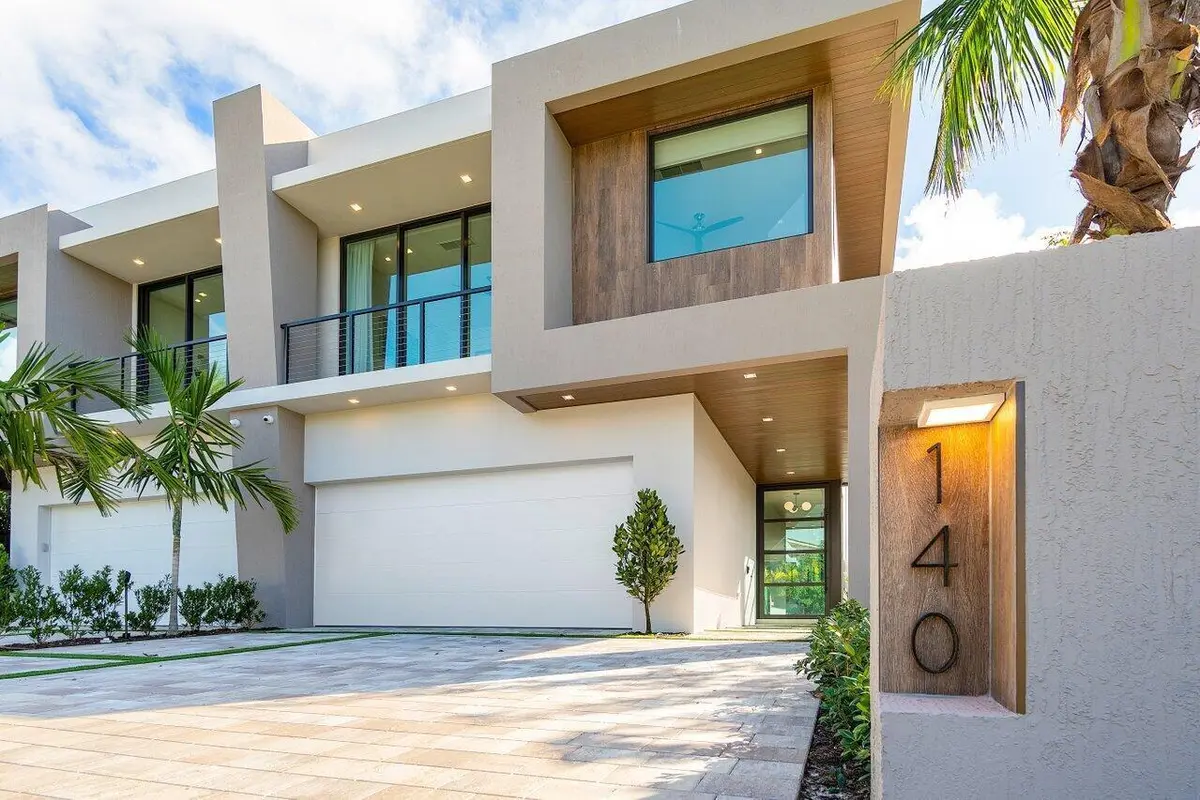 Front Exterior at 140 NE WAVECREST Way, Boca Raton