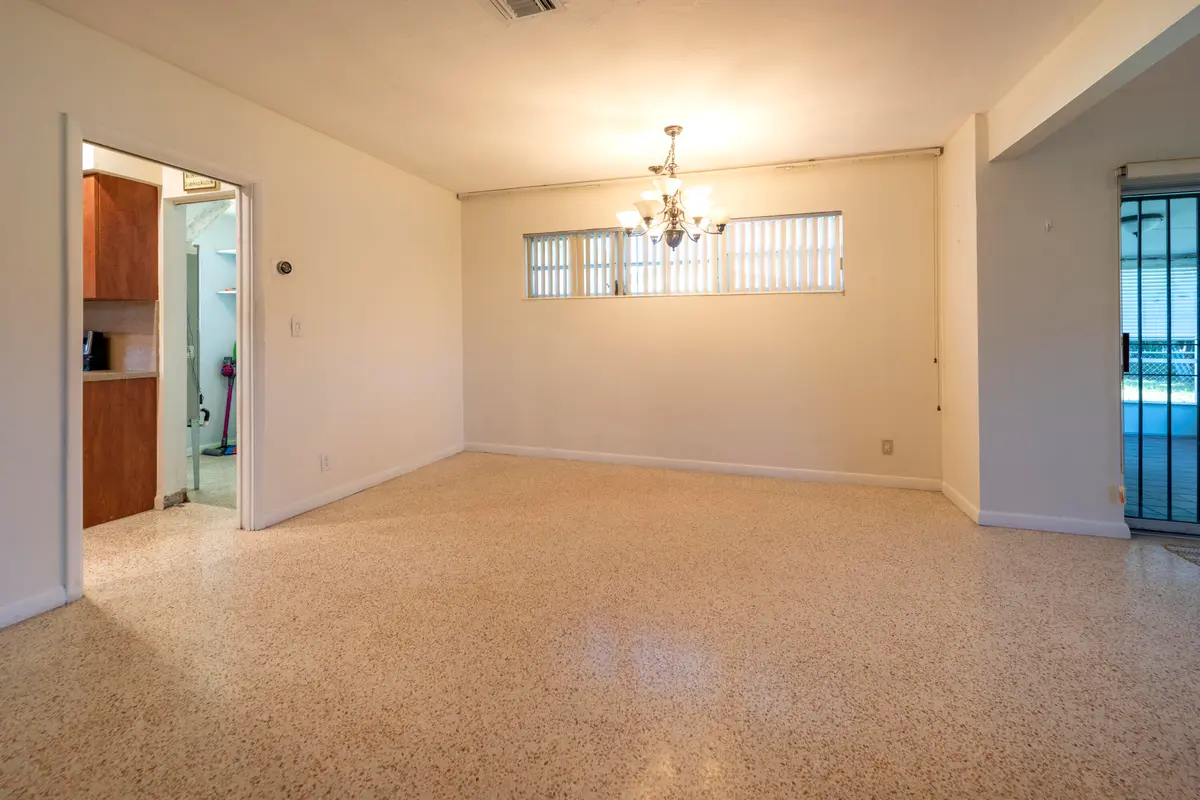Living to Dining at 1185 NE 176TH Street, North Miami Beach
