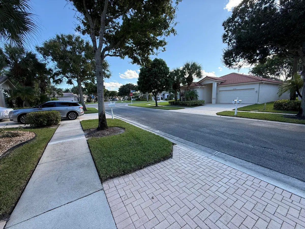 IMG_8741 at 2310 Sapphire Circle, West Palm Beach