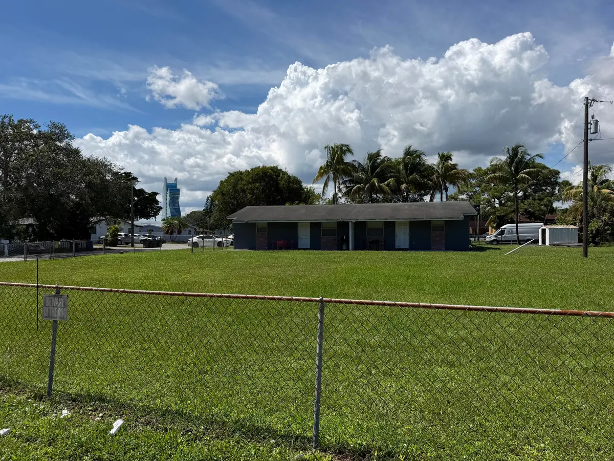IMG_7163 at 4041 SW 52ND Street, Dania Beach
