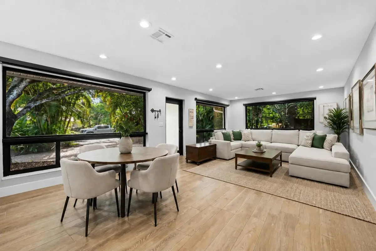 collov-ai_20260930160931_liycg5 at 2643 SW 30TH Terrace, Fort Lauderdale