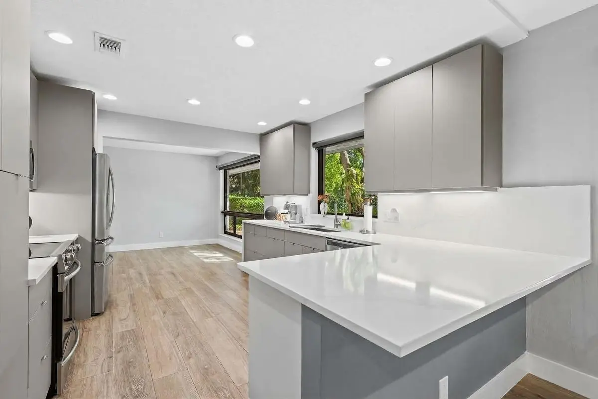 collov-ai_20260930164651_j2i0tk at 2643 SW 30TH Terrace, Fort Lauderdale
