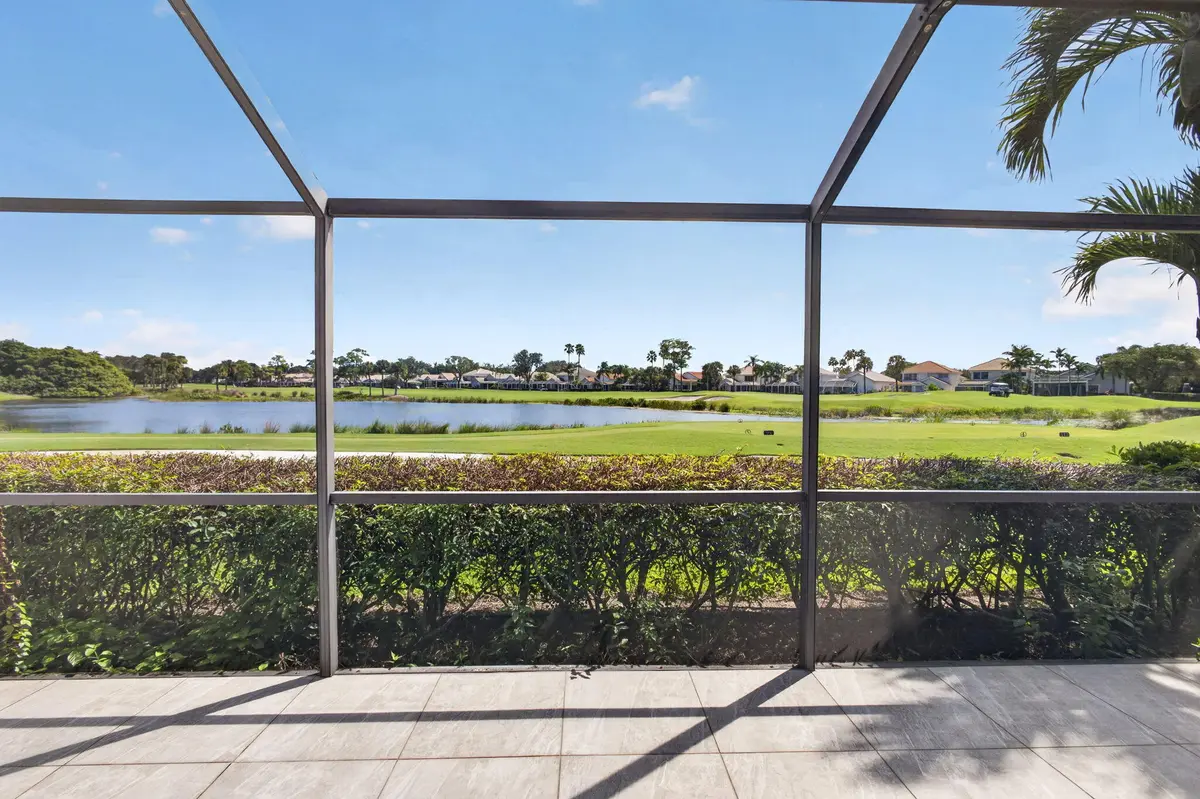 Screened Lanai at 543 Prestwick Circle, Palm Beach Gardens