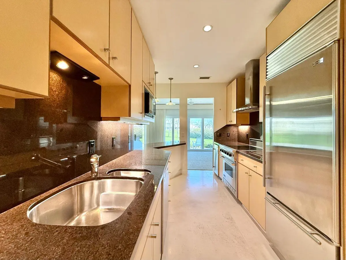 15 Kitchen at 700 BEACH Road 147, Indian River Shores
