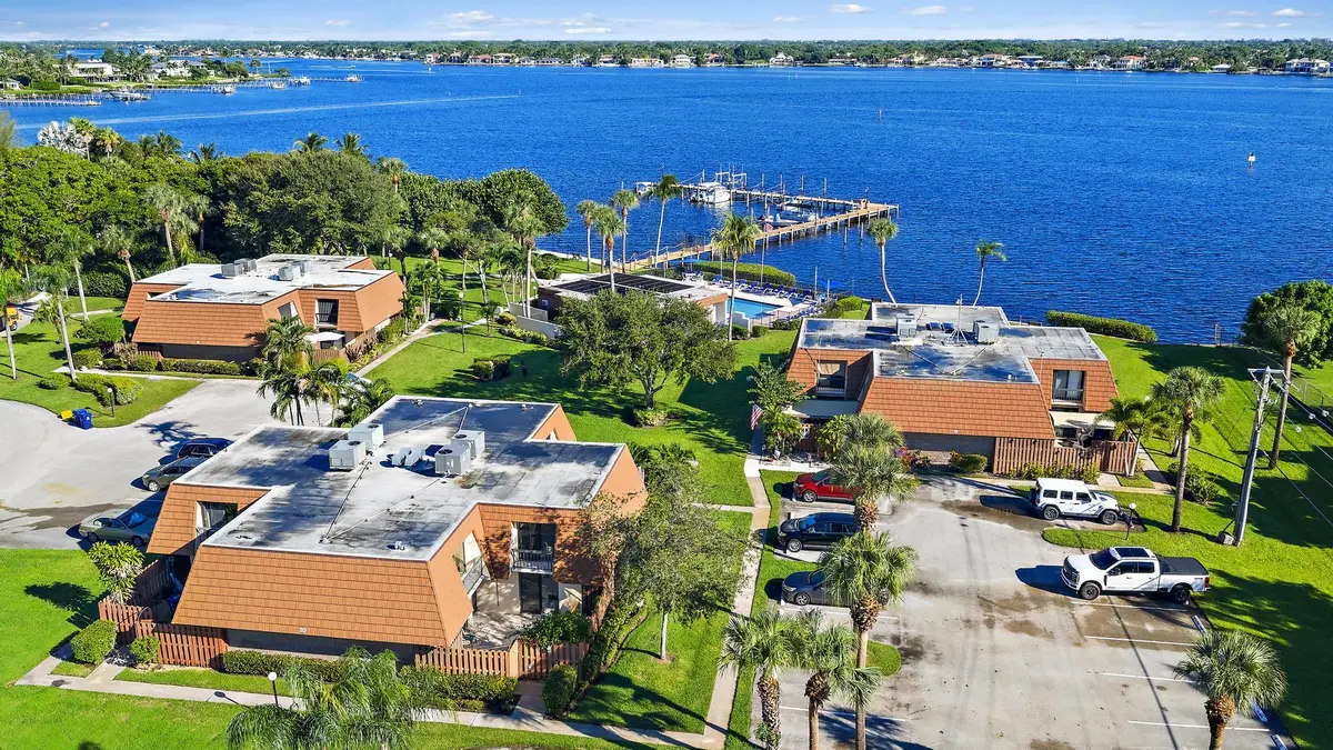 825 Center St 20C-26 at 825 CENTER Street 20C, Jupiter