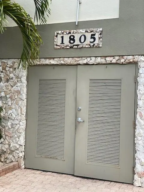 garbage area at 1805 Eleuthera Point N1, Coconut Creek