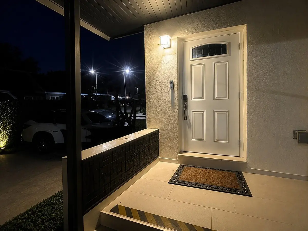 pic redo 1230 outdoor lit at 1232 SW 30TH Place 1230, Miami