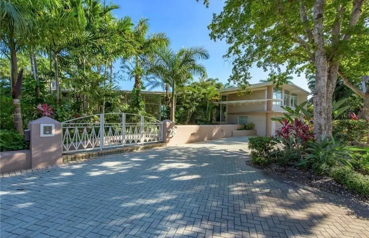 IMG_7924 at 28 PELICAN Drive, Fort Lauderdale
