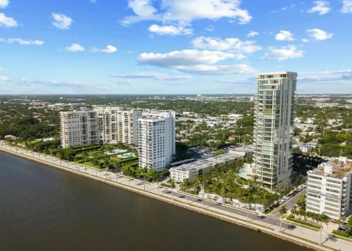 IMG_0453 at 1601 S FLAGLER Drive 106O, West Palm Beach