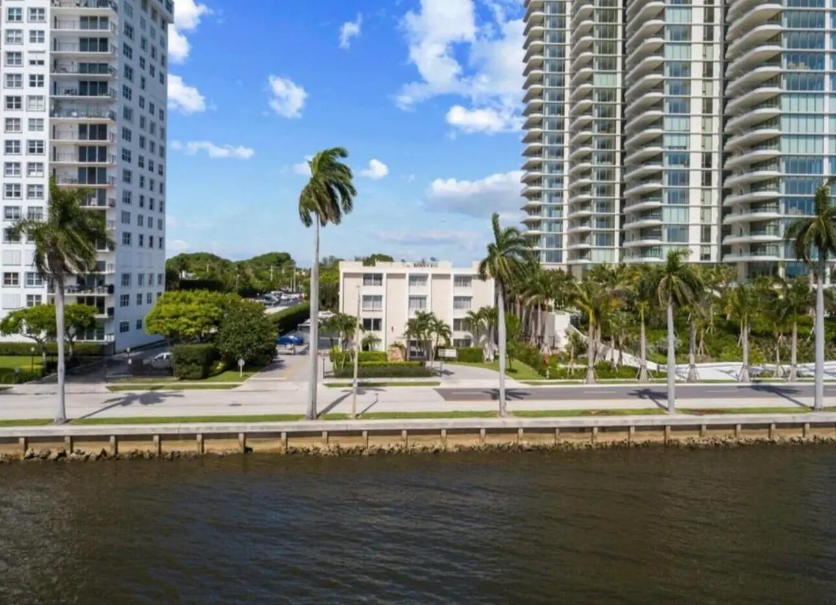 IMG_0450 at 1601 S FLAGLER Drive 106O, West Palm Beach