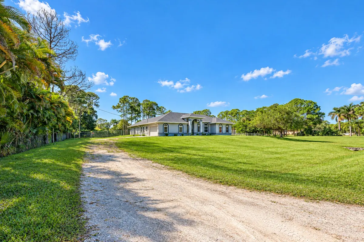 Front of house at 17226 79th Court, The Acreage