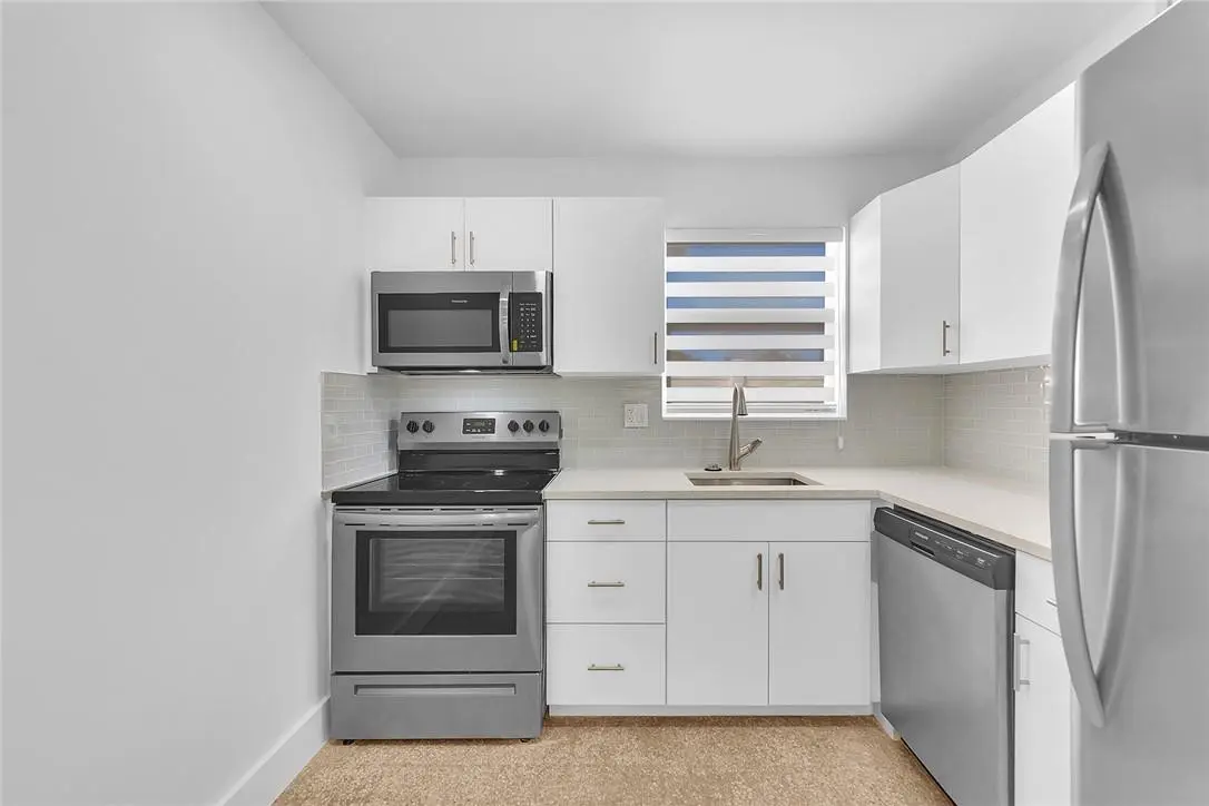 Photo 8 at 5122 NE 19th Avenue 2, Fort Lauderdale