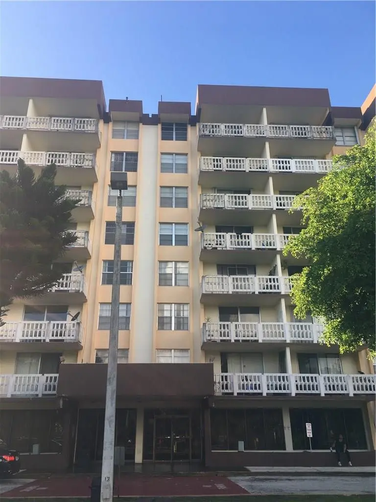 Photo 2 at 15600 NW 7TH Avenue 421, Miami