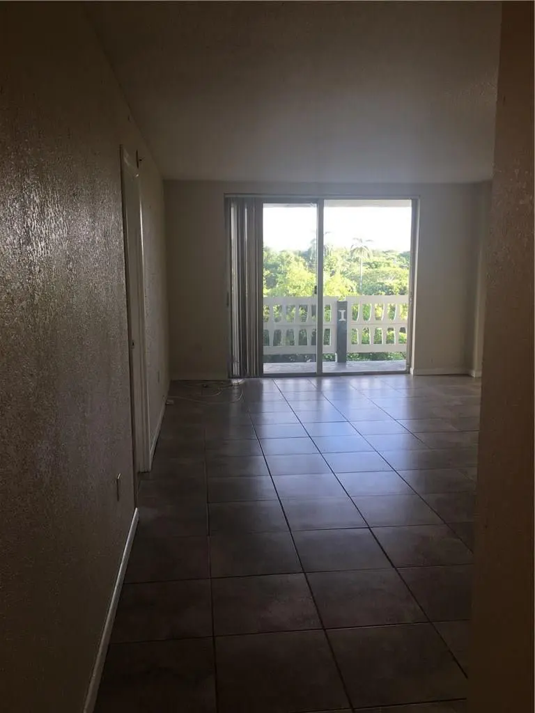 Photo 4 at 15600 NW 7TH Avenue 421, Miami