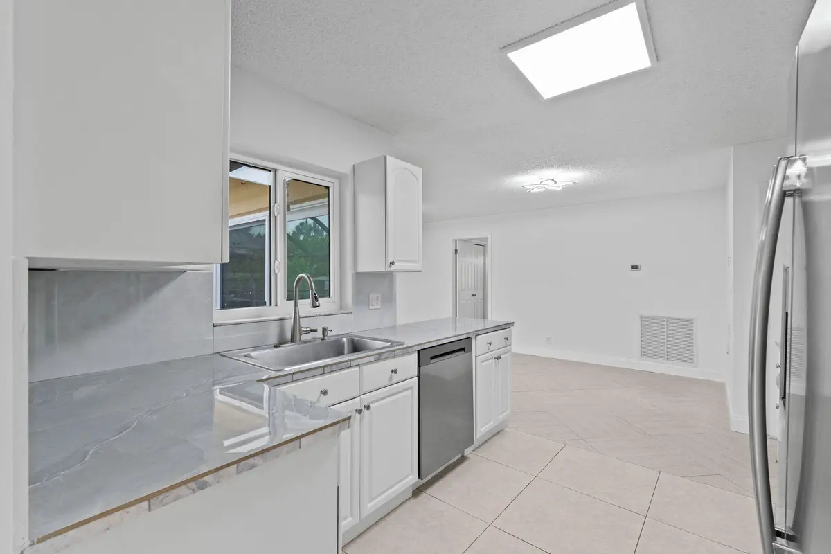12-web-or-mls-A7400953 at 2315 NW 98th Lane, Coral Springs