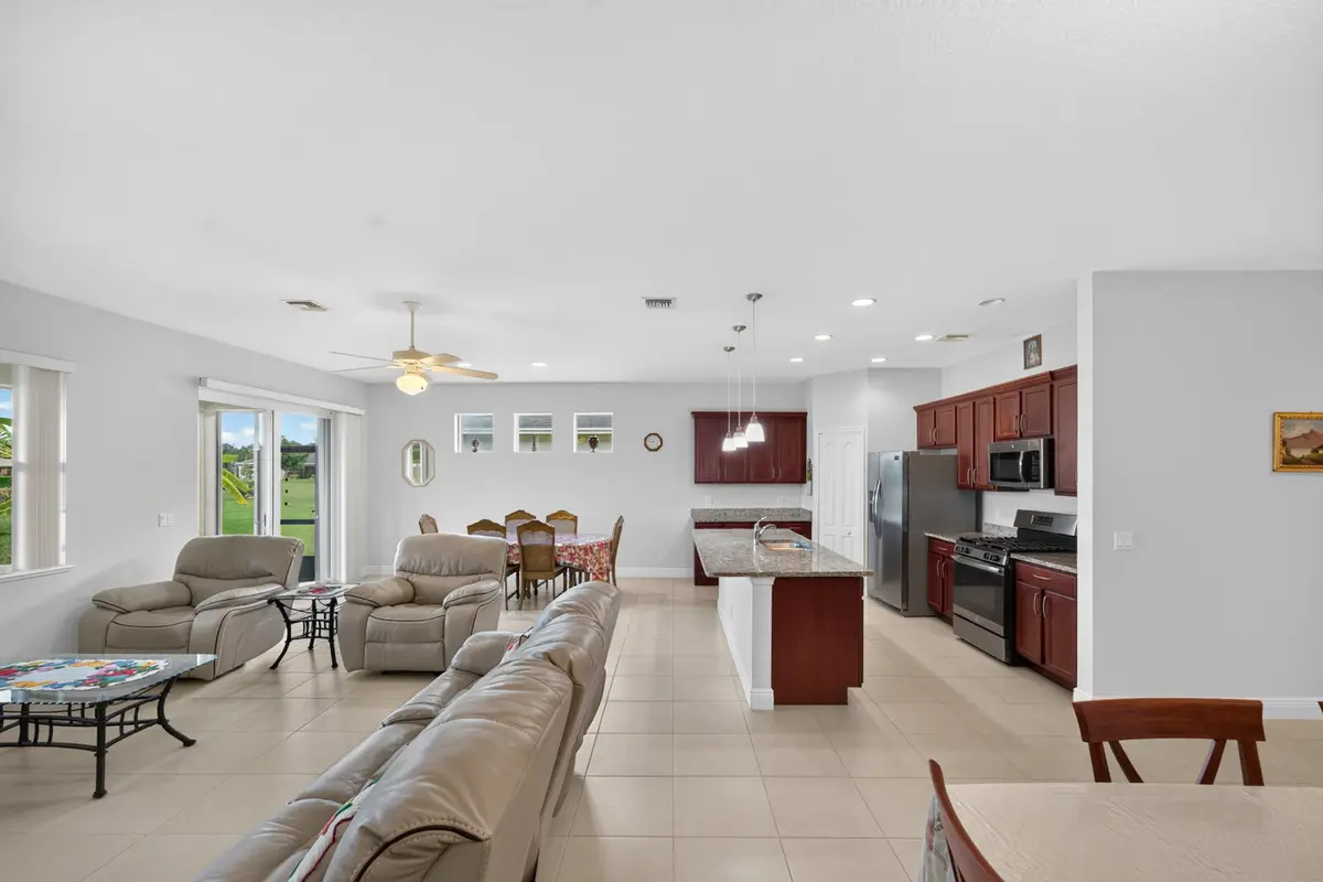 727 Honeybell Ct SW-23 at 727 HONEYBELL Court, Vero Beach
