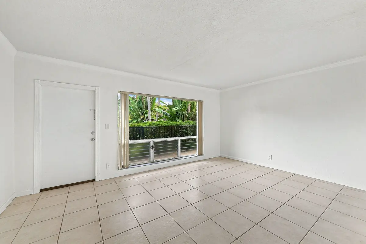 Undetermined at 2190 SE 5TH Street 5-B, Pompano Beach