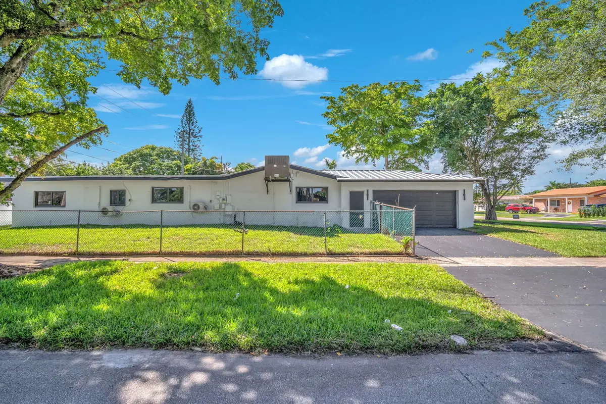 13-web-or-mls-DSC03368 at 5000 ADAMS Street, Hollywood