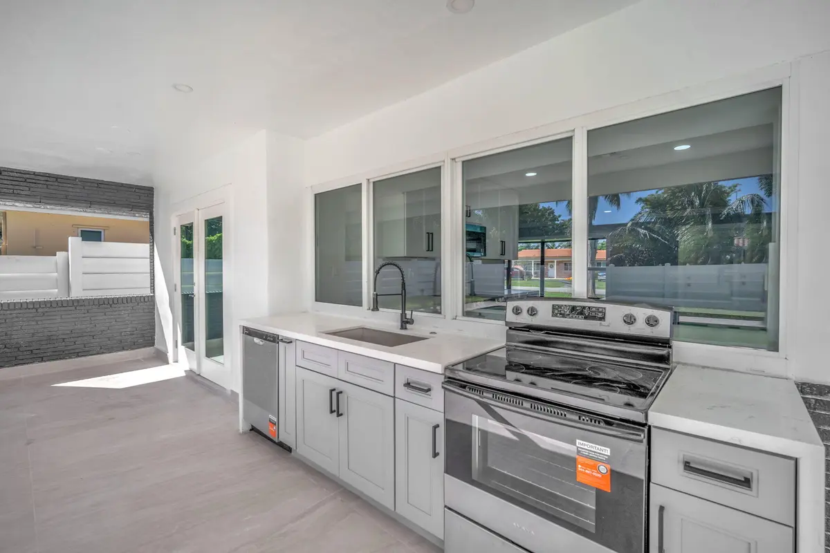 46-web-or-mls-DSC03485 at 5000 ADAMS Street, Hollywood
