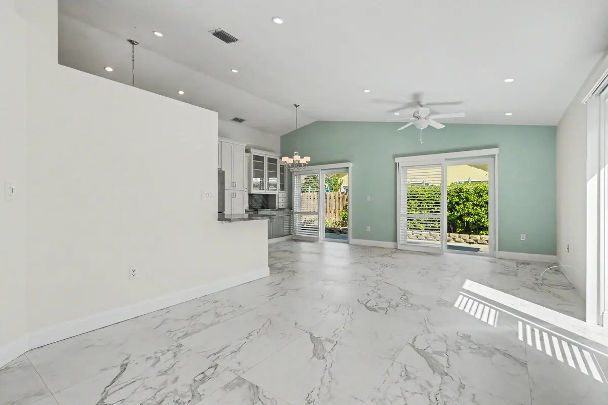 7461-34 at 7461 NW 167th Terrace, Hialeah