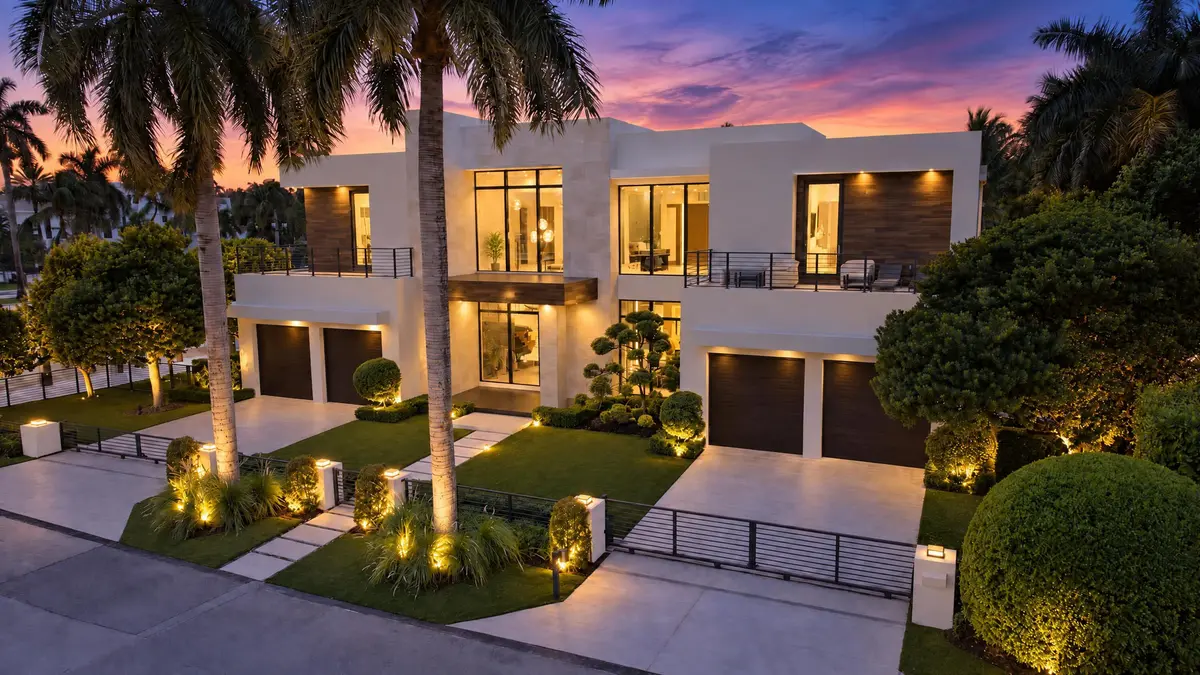 018_DJI_20261005215200_0742_D_twilight at 1 ROYAL PALM Drive, Fort Lauderdale