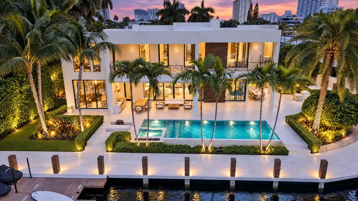 025_DJI_20261005214901_0717_D_twilight at 1 ROYAL PALM Drive, Fort Lauderdale