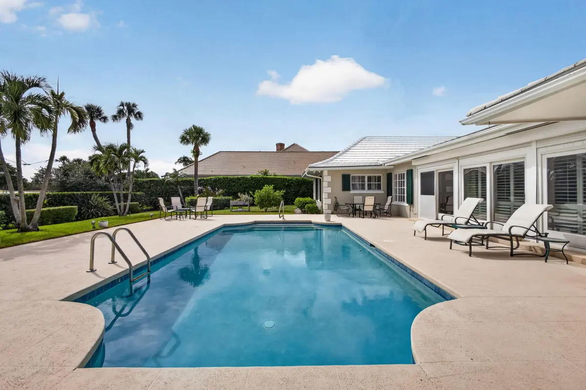 Pool & large deck at 934 Palm Way, North Palm Beach