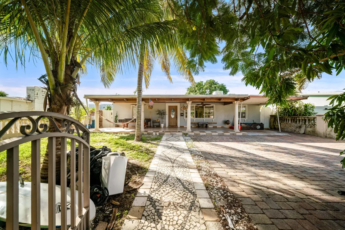 1-15 at 1020 FOREST Court, West Palm Beach