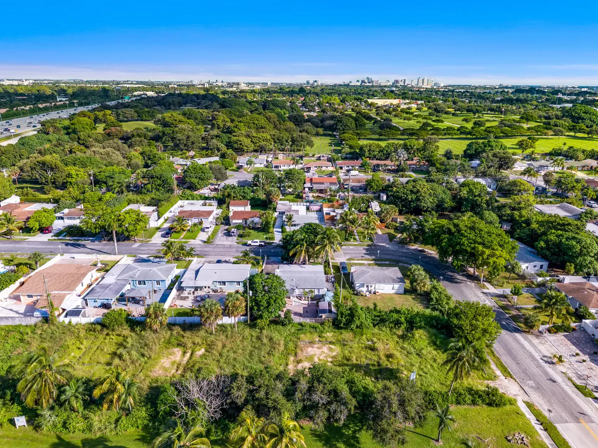 1-5 at 1020 FOREST Court, West Palm Beach
