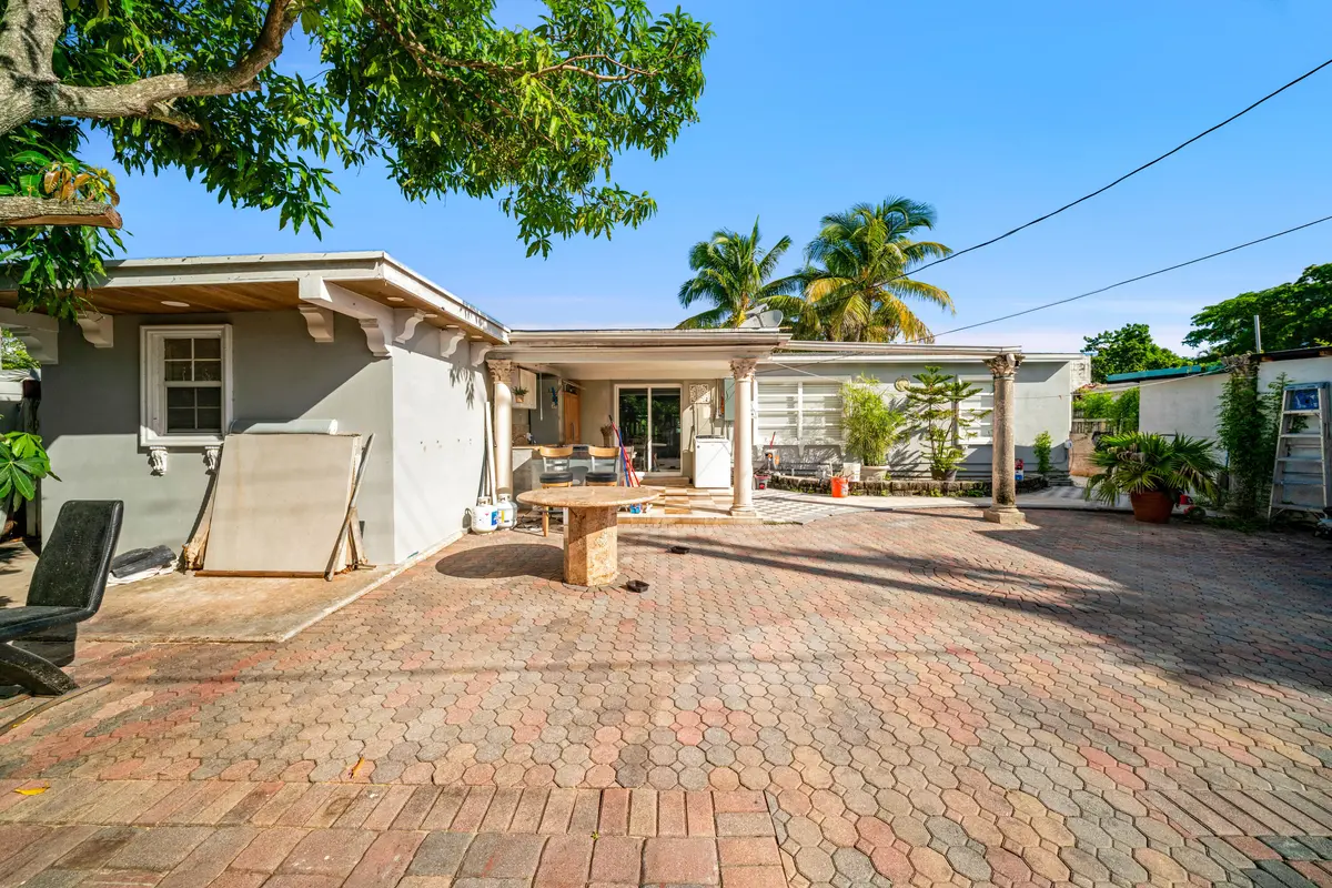 1-8 at 1020 FOREST Court, West Palm Beach